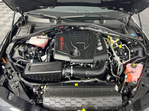 Used 2023 Alfa Romeo Giulia Veloce image 32