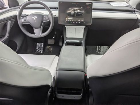 Used 2023 Tesla Model Y Long Range image 20