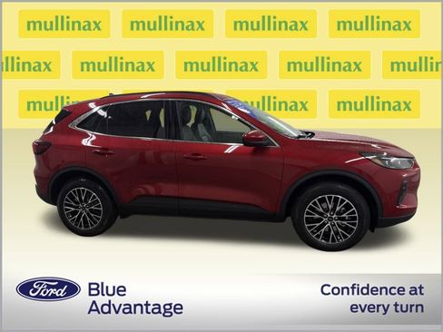 Certified 2026 Ford Escape SE w/ PHEV Premium Package image 2