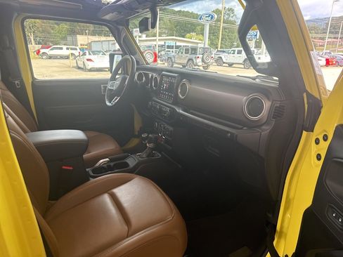 Used 2022 Jeep Wrangler Unlimited Rubicon w/ Steel Bumper Group image 22