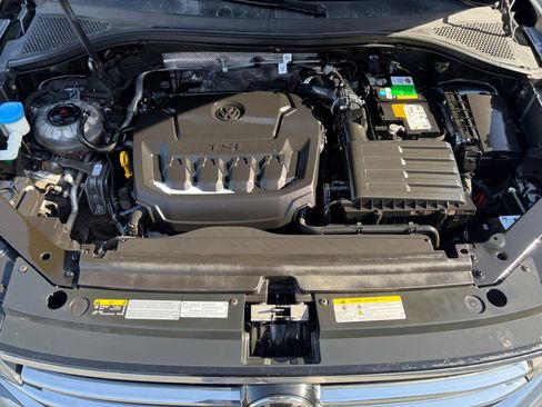 Used 2022 Volkswagen Tiguan SE AWD/4WD image 24