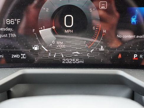 Used 2025 GMC Acadia Elevation AWD/4WD image 7