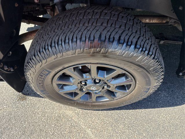 Used 2021 Toyota Tundra SR5 w/ Trail Edition AWD/4WD image 17
