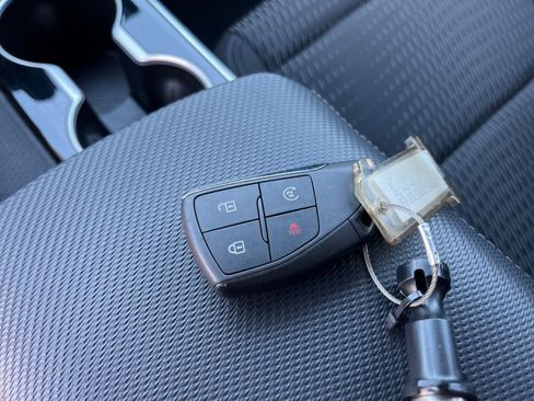 Used 2025 Chevrolet Equinox LT image 22