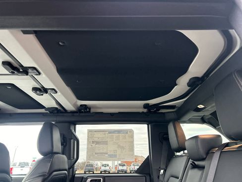 New 2025 Ford Bronco Badlands image 12