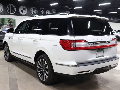Used 2021 Lincoln Navigator Reserve w/ Luxury Package image 3