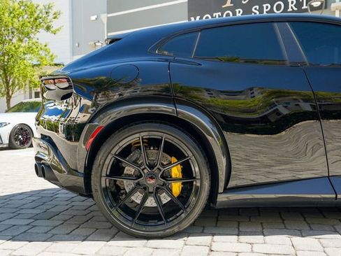 Used 2024 Ferrari Purosangue AWD/4WD image 31