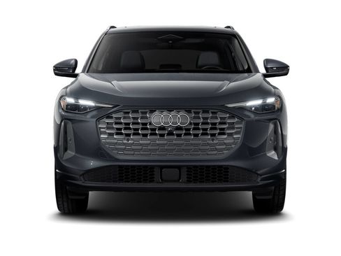 Certified 2025 Audi Q5 Premium w/ Convenience Package AWD/4WD image 4