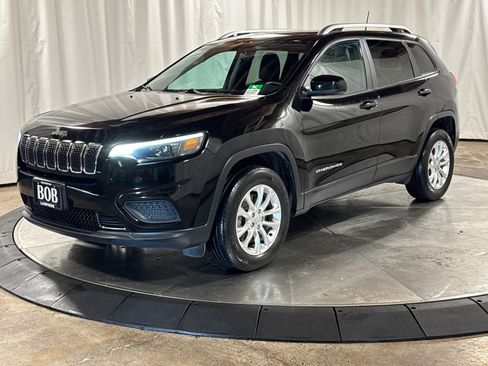 Used 2020 Jeep Cherokee Latitude w/ Cold Weather Group image 1