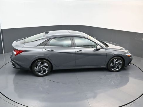 Certified 2025 Hyundai Elantra Limited image 15