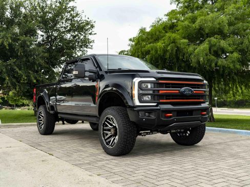 Used 2023 Ford F250 Lariat w/ Lariat Ultimate Package AWD/4WD image 2
