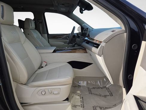Used 2023 Cadillac Escalade ESV Sport Platinum w/ LPO, Floor Liner Package AWD/4WD image 38