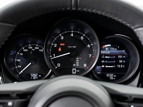 Used 2025 Porsche Macan image 16