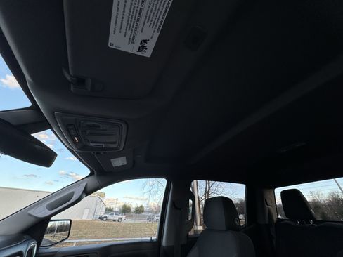 Used 2022 Chevrolet Silverado 1500 LT w/ Z71 Off-Road Package image 21