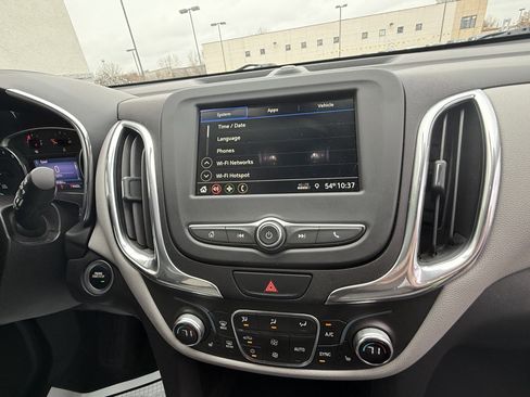 Used 2019 Chevrolet Equinox LT image 9