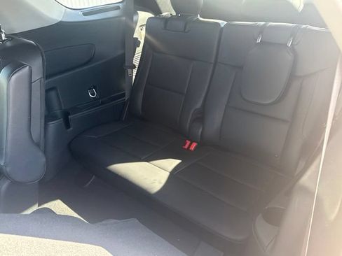 Used 2024 Ford Explorer XLT w/ Equipment Group 202A AWD/4WD image 4