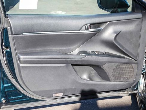 Used 2019 Toyota Camry SE image 26