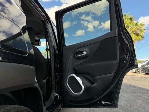 Used 2019 Jeep Renegade Latitude w/ UConnect 8.4 Nav Group image 34