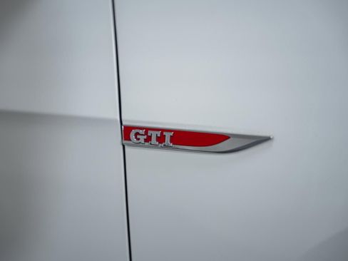 Used 2020 Volkswagen GTI SE image 14