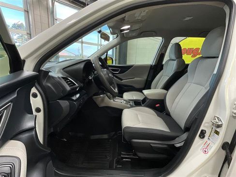Used 2019 Subaru Forester AWD/4WD image 11