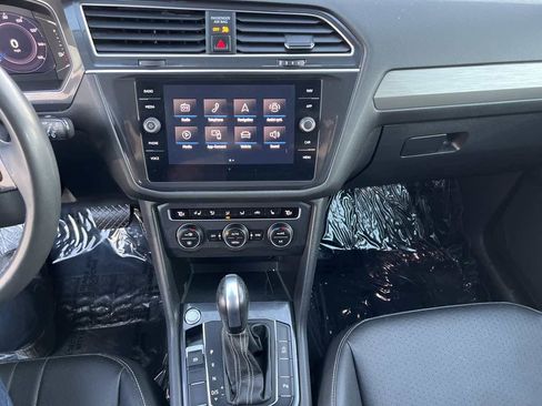 Used 2021 Volkswagen Tiguan SEL image 10