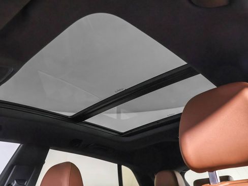 Used 2022 Audi Q8 Premium Plus w/ Premium Plus Package image 14