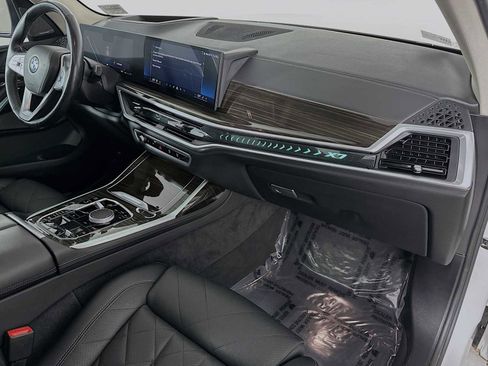 Used 2024 BMW X7 xDrive40i w/ Premium Package image 29