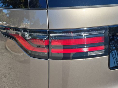 New 2026 Land Rover Discovery Dynamic SE image 34