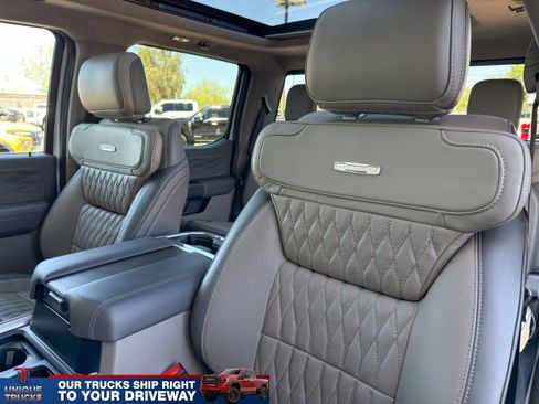 Used 2025 Ford F350 Platinum w/ Platinum Plus Package image 20