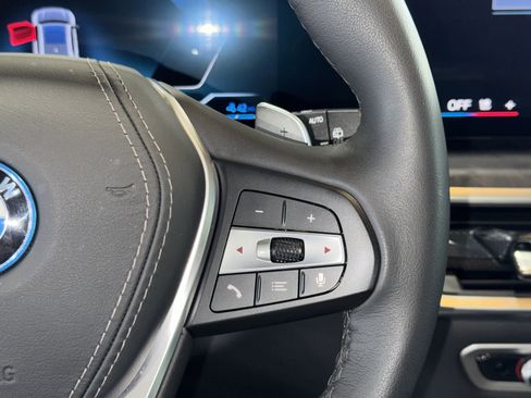 Certified 2025 BMW X5 xDrive50e w/ Premium Package image 23