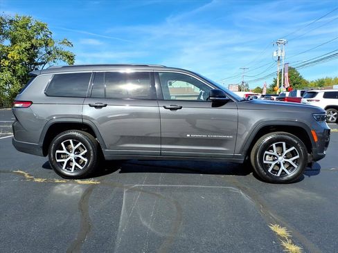 Certified 2024 Jeep Grand Cherokee L Limited w/ Luxury Tech Group II image 2