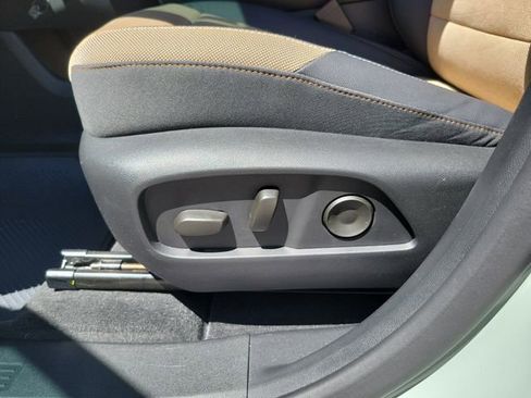 Used 2025 Chevrolet Equinox ACTIV w/ Safety and Technology Package FWD image 16