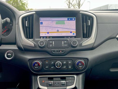 Used 2022 GMC Terrain SLT w/ Infotainment Package II AWD/4WD image 46