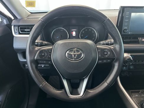 Used 2020 Toyota RAV4 XLE w/ XLE Grade Weather Package image 5