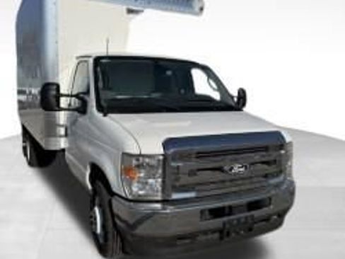 New 2026 Ford E-350 and Econoline 350 Super Duty w/ Power Equipment Group RWD image 5