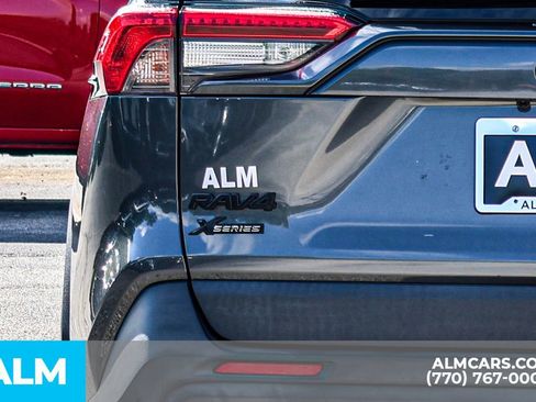 Used 2021 Toyota RAV4 LE image 13