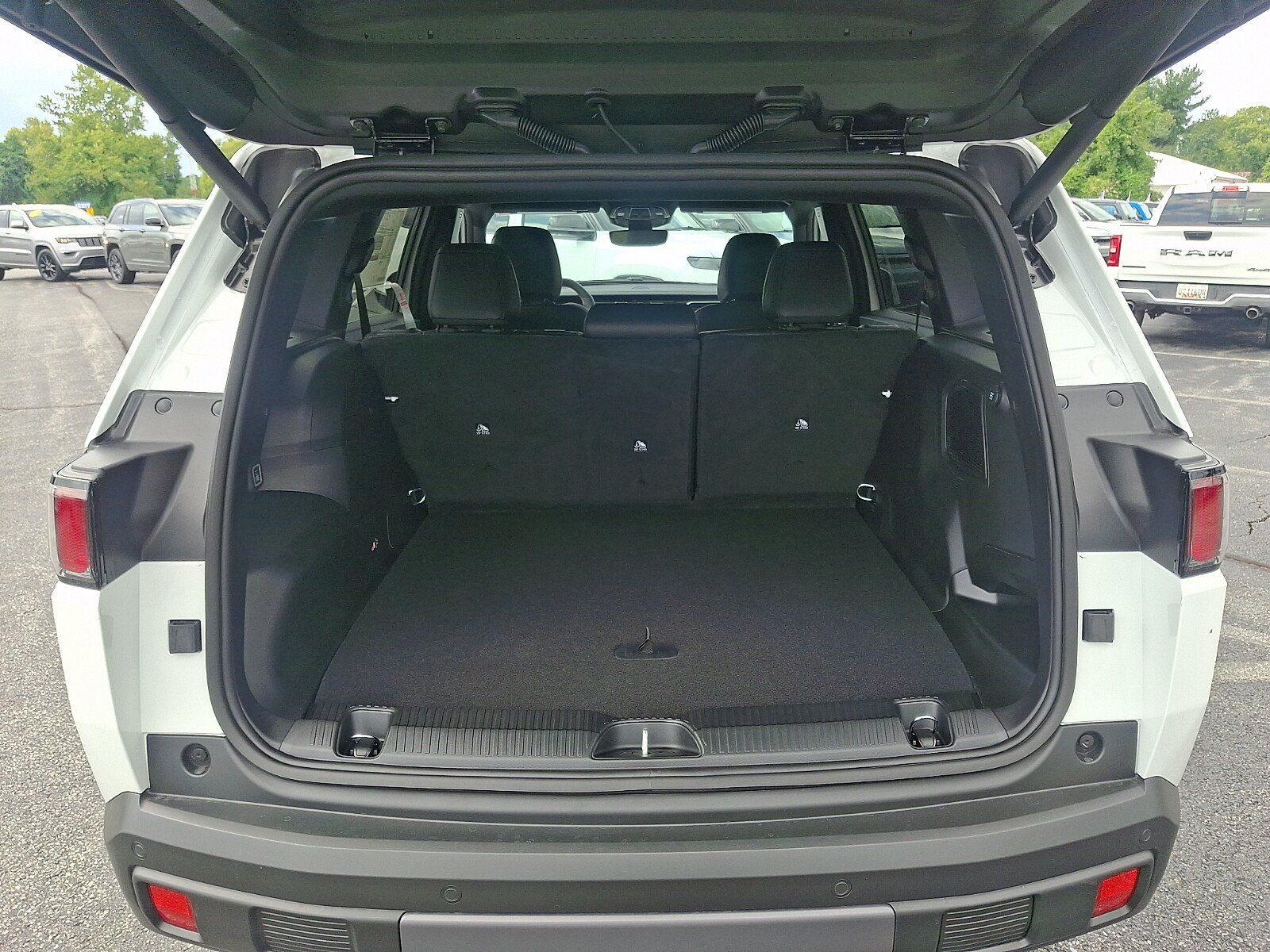 New 2026 Jeep Cherokee Limited AWD/4WD image 22