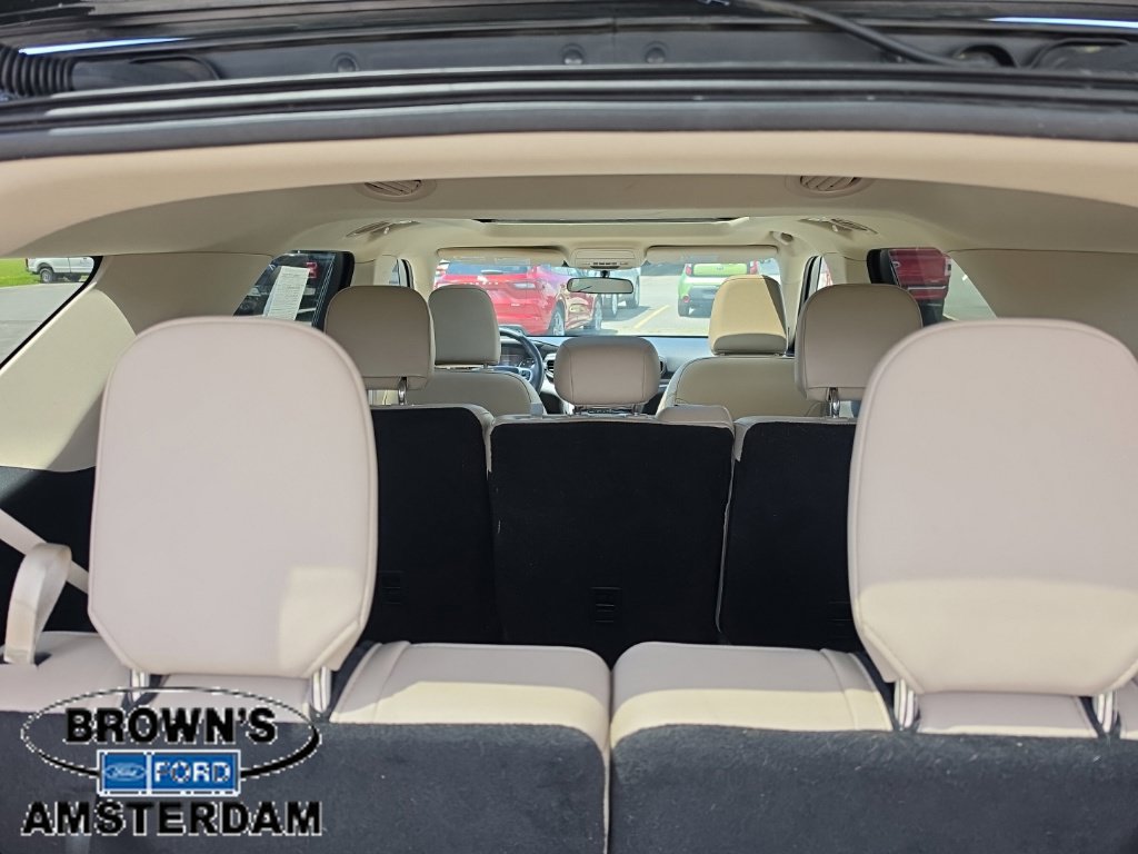 Used 2023 Ford Explorer XLT w/ Equipment Group 202A AWD/4WD image 13