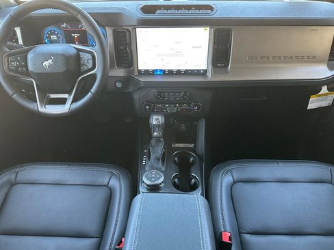 New 2026 Ford Bronco Outer Banks w/ Sasquatch Package AWD/4WD image 13
