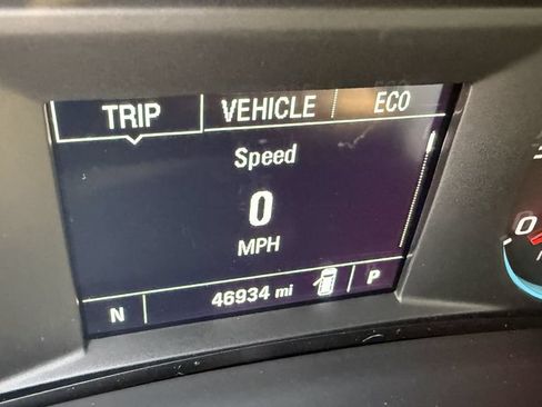 Used 2020 Chevrolet Equinox LS w/ LS Convenience Package FWD image 3