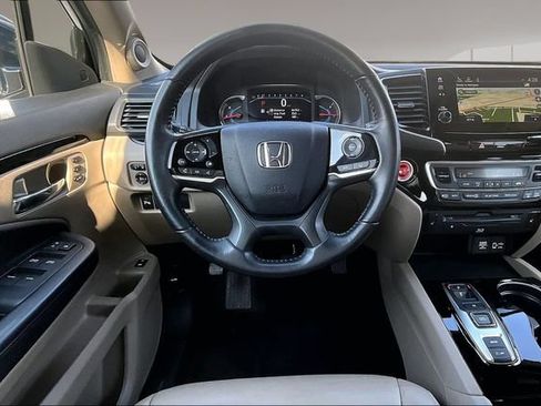 Used 2021 Honda Pilot Touring image 8