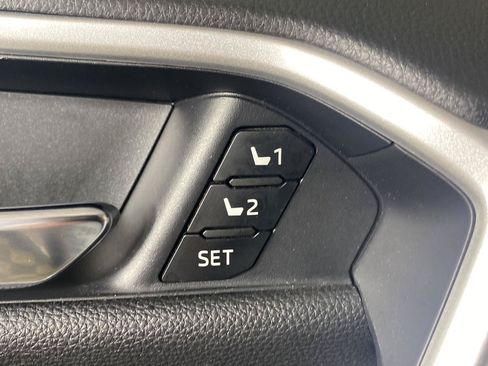 Used 2022 Toyota RAV4 XSE AWD/4WD image 16