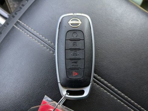 Certified 2025 Nissan Pathfinder SV image 29