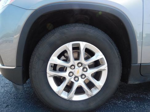 Used 2019 Chevrolet Traverse LT FWD image 10