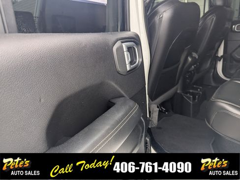 Used 2020 Jeep Gladiator Overland image 17