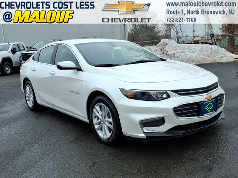 Certified 2017 Chevrolet Malibu LT image 1