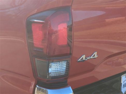 Used 2018 Toyota Tacoma SR5 image 21