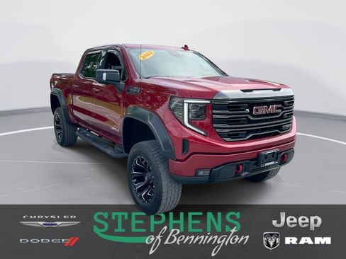 Used 2022 GMC Sierra 1500 AT4 w/ AT4 Preferred Package AWD/4WD image 1
