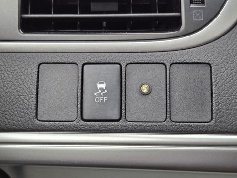 Used 2014 Toyota Camry LE FWD image 20