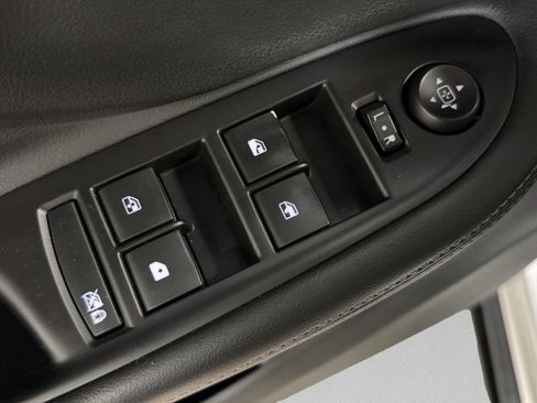 Used 2019 Buick Envision Essence FWD image 15